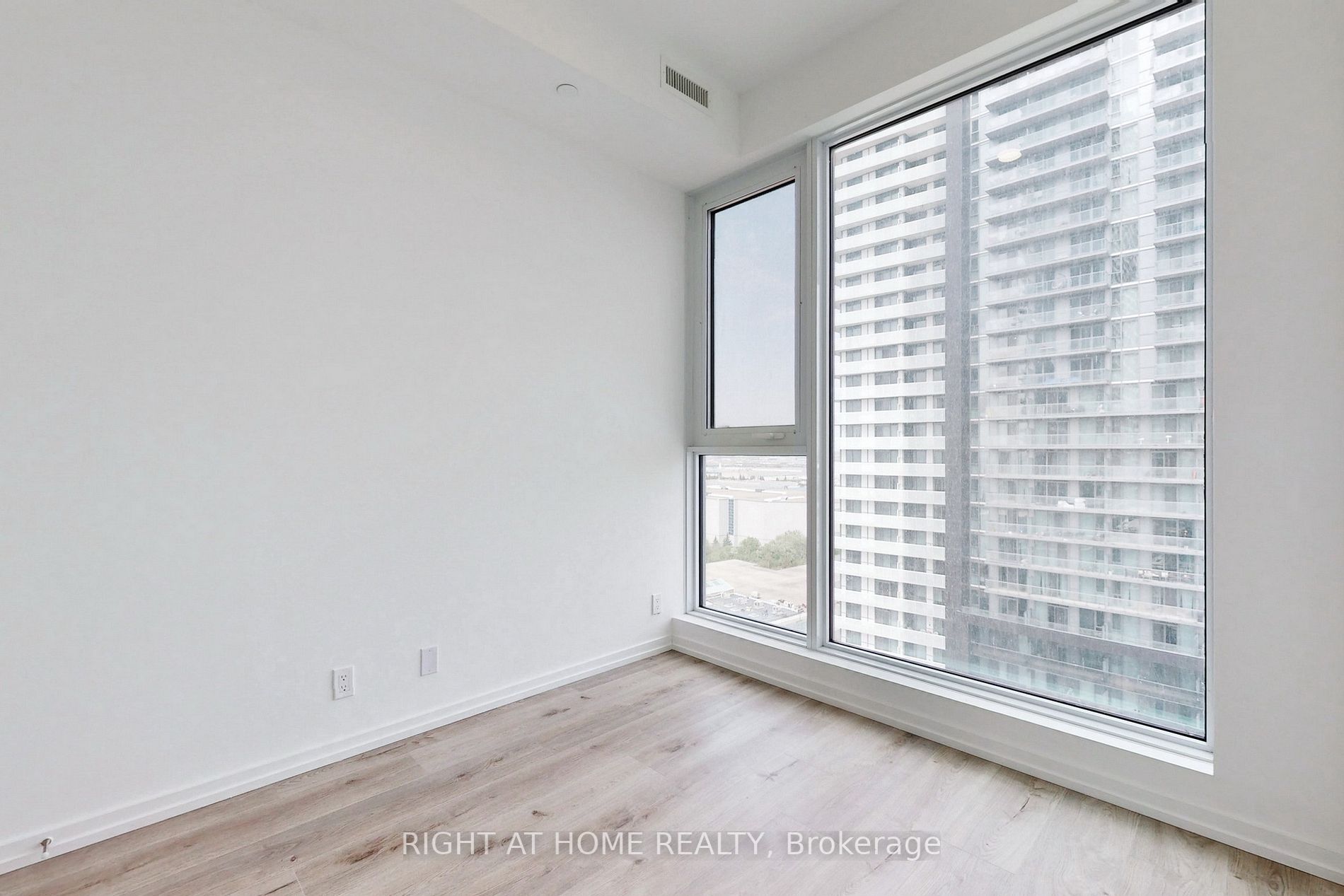 7890 Jane St, #5102