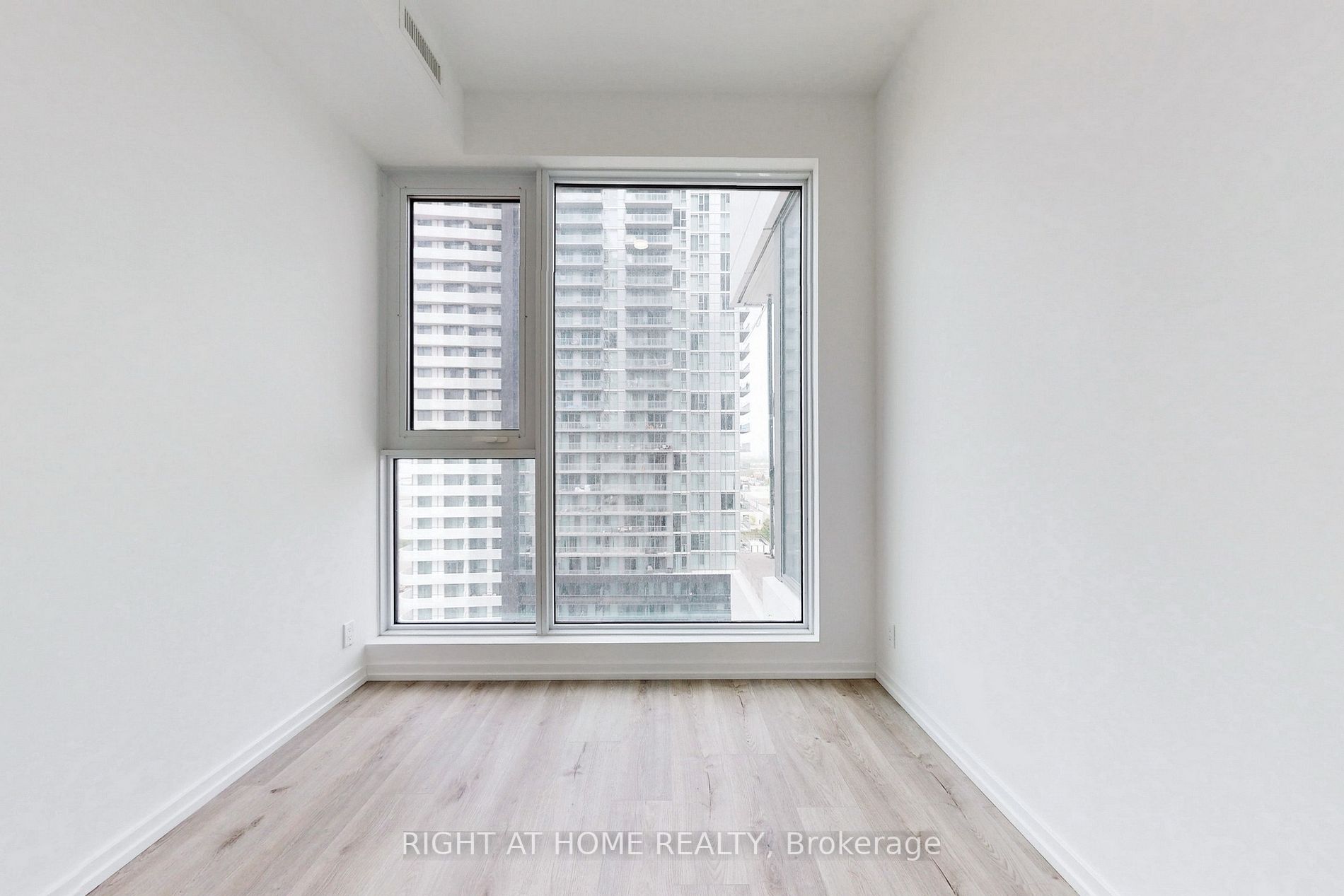 7890 Jane St, #5102
