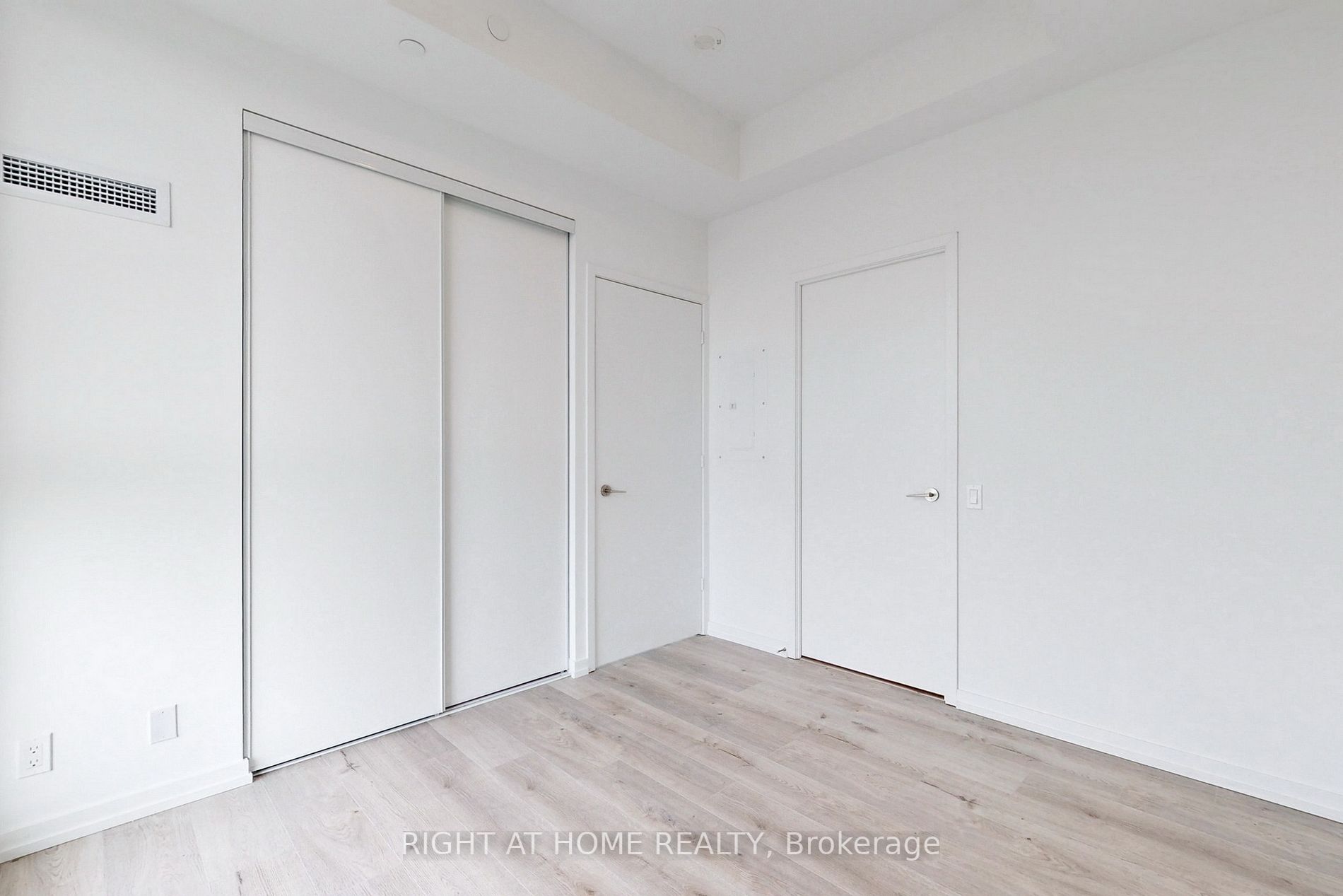 7890 Jane St, #5102