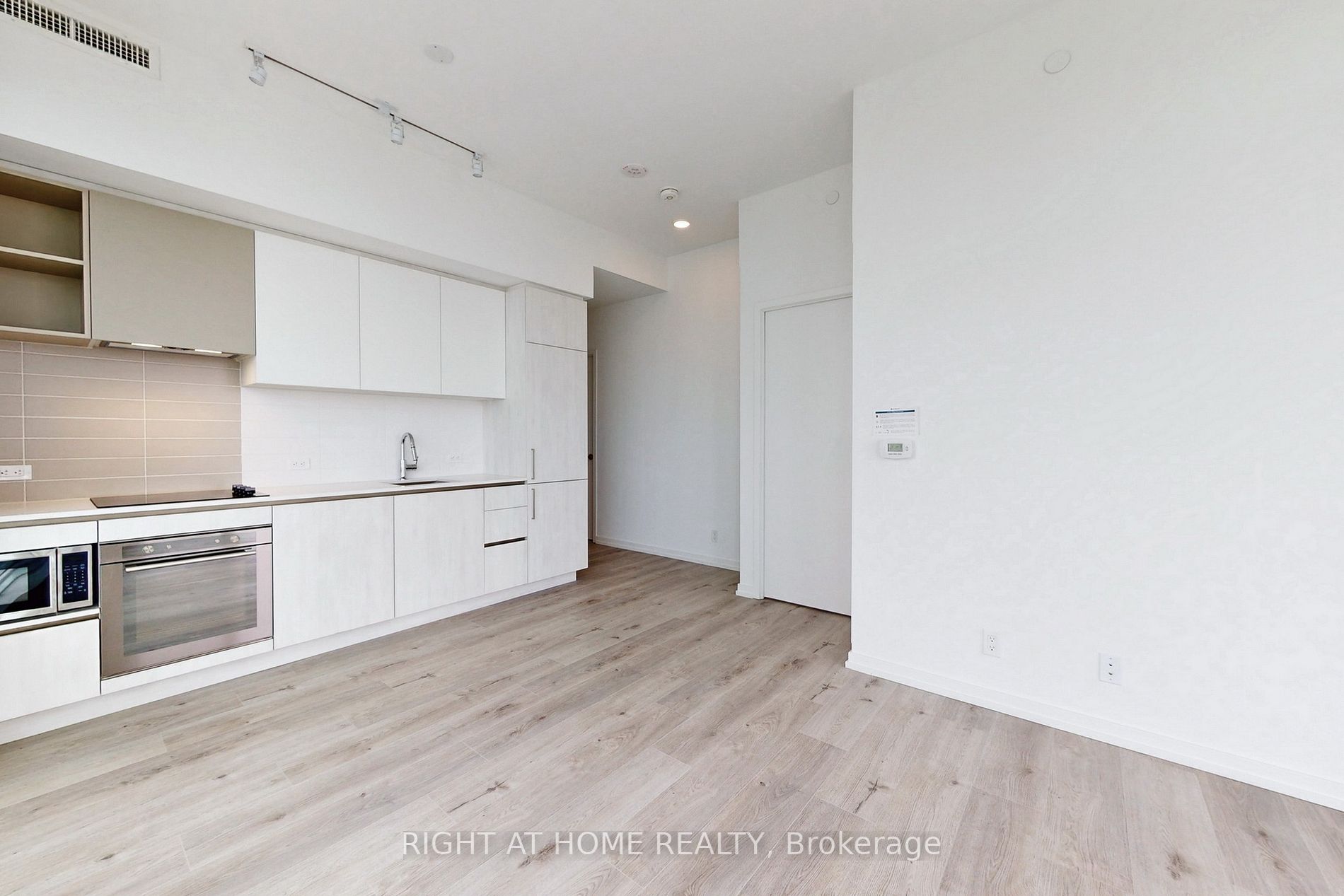 7890 Jane St, #5102
