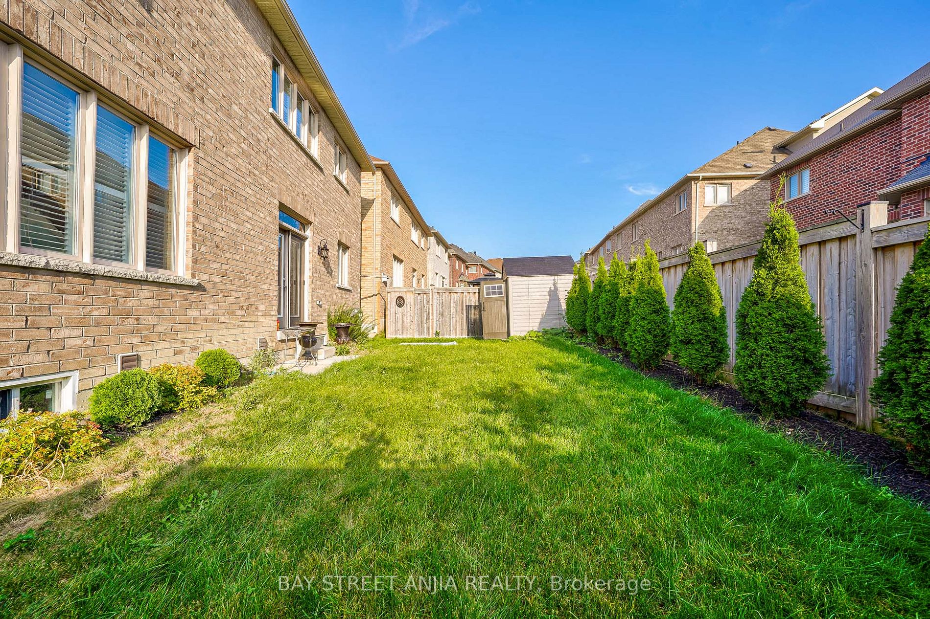 1002 Sherman Brock Circ