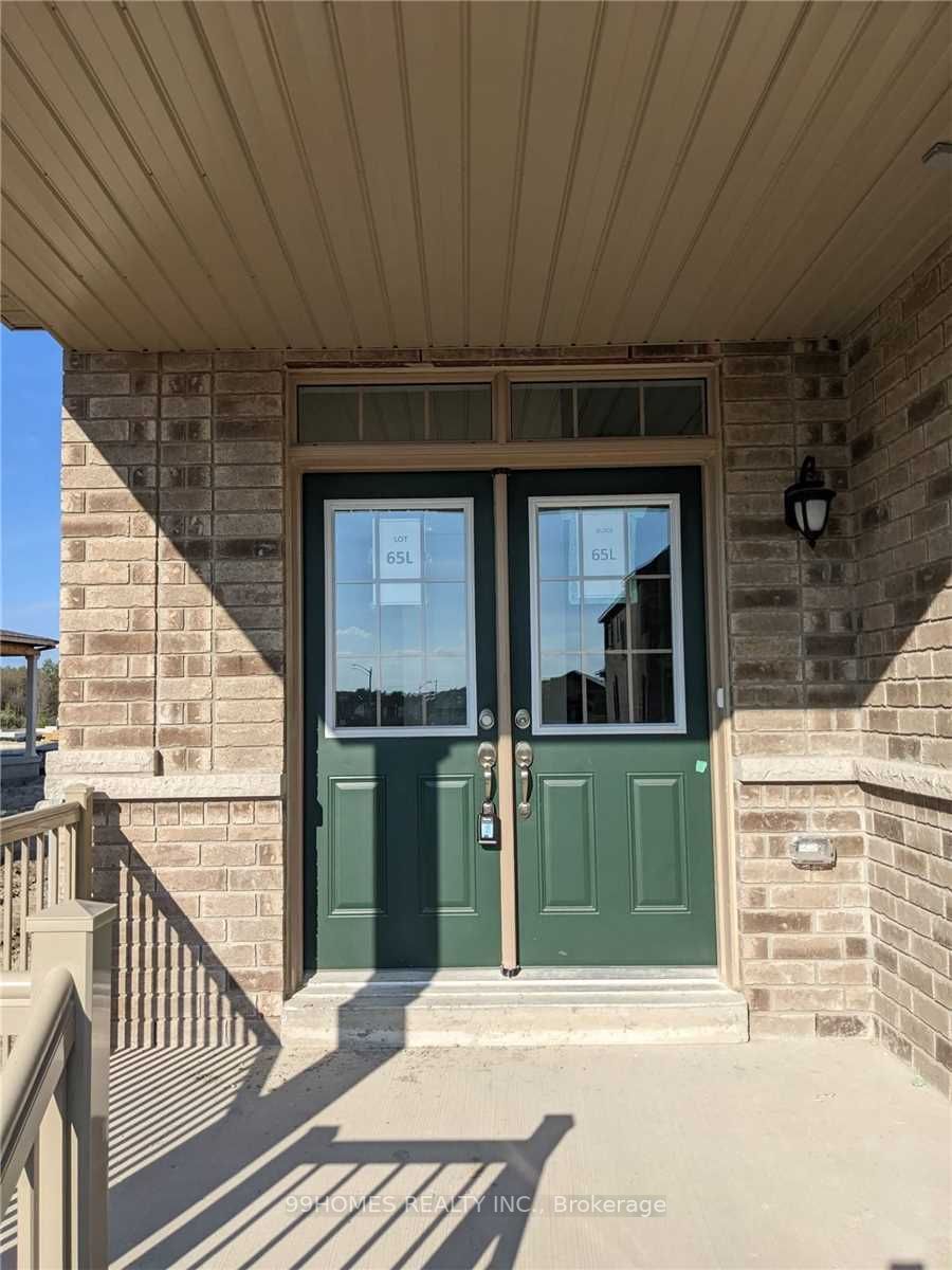 13 Ferragine Cres