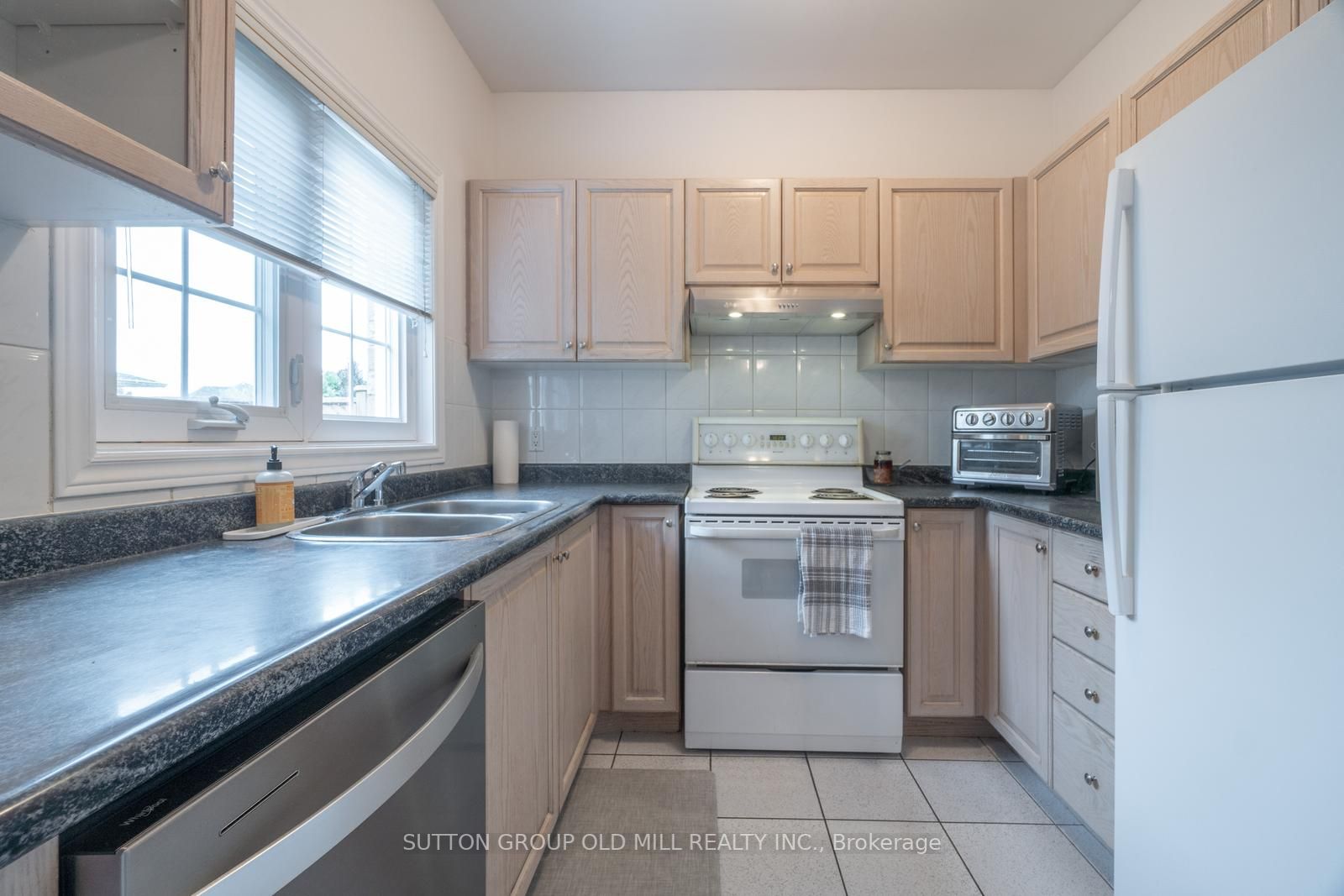 37 Oban Ave