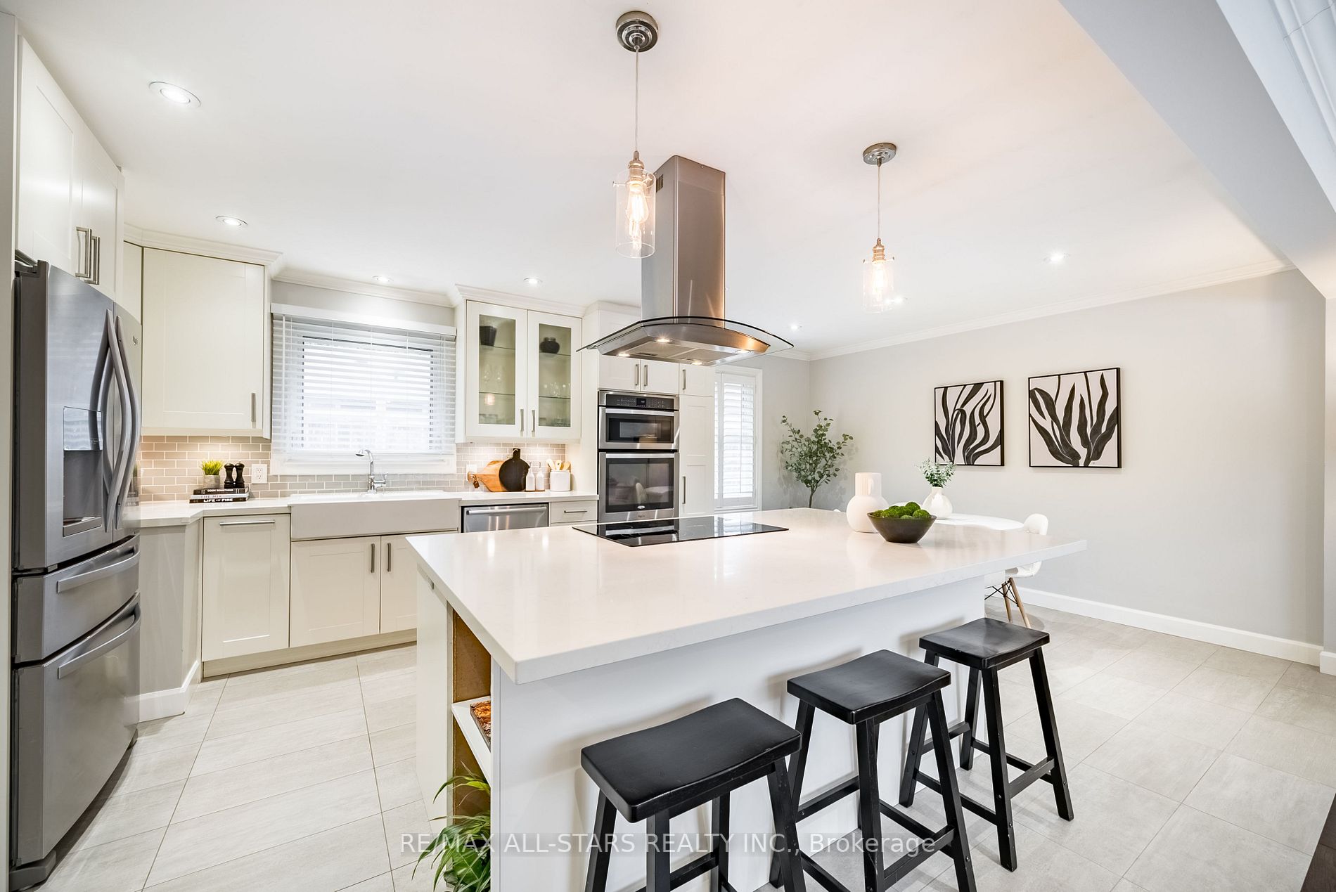 41 Montreal St