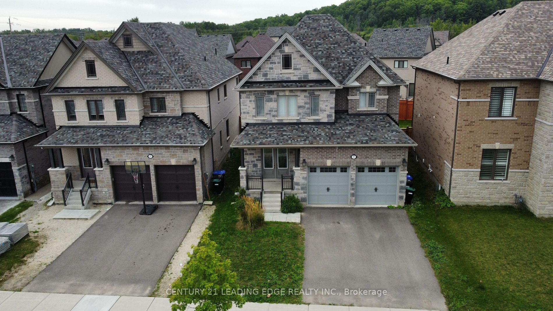 85 Holt Dr