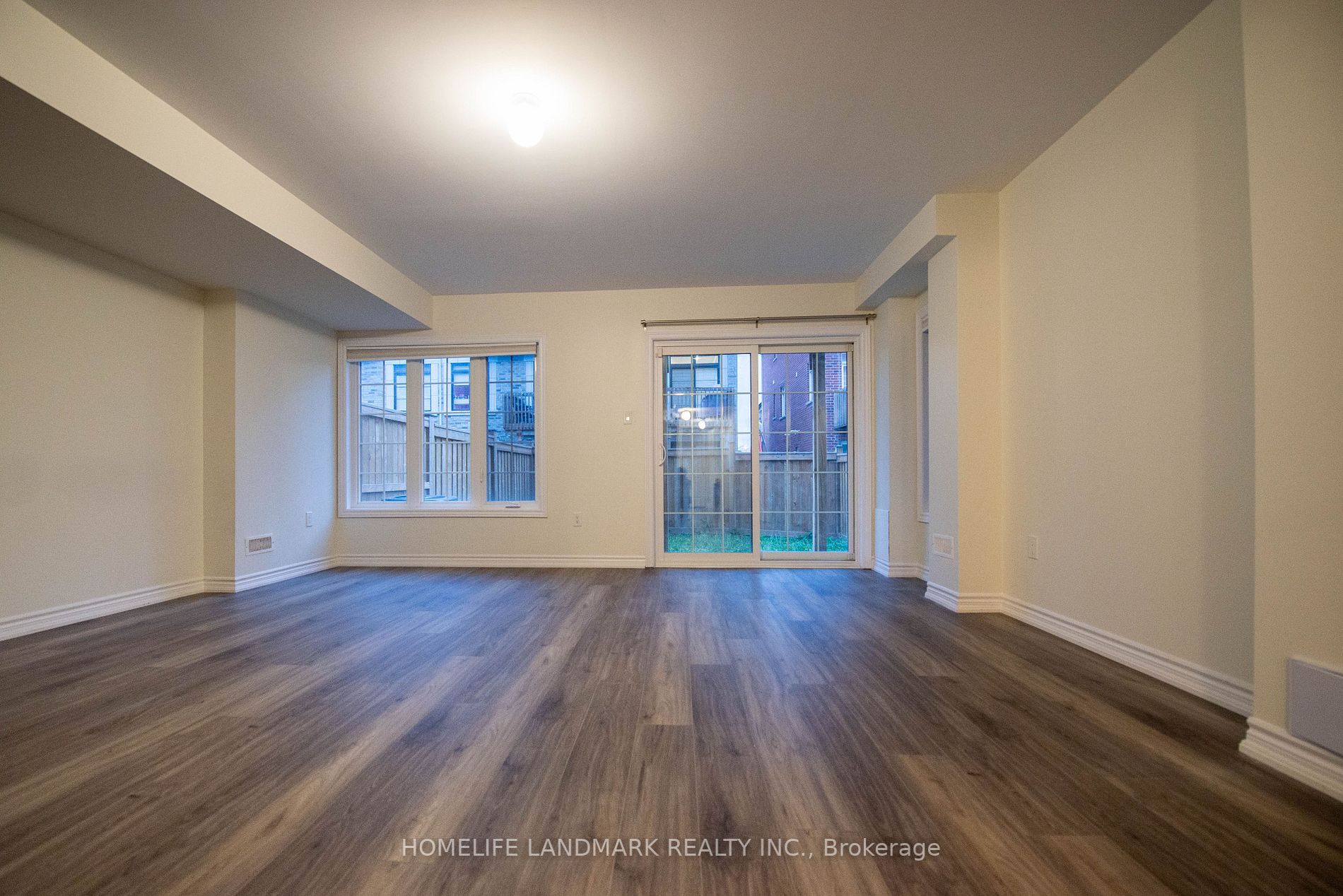 98 Farooq Blvd
