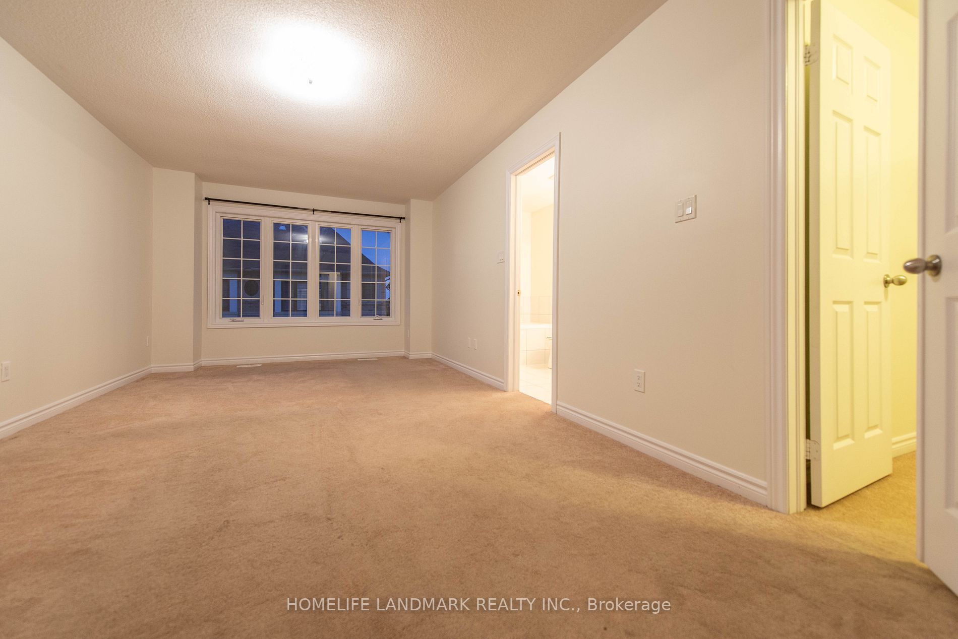 98 Farooq Blvd