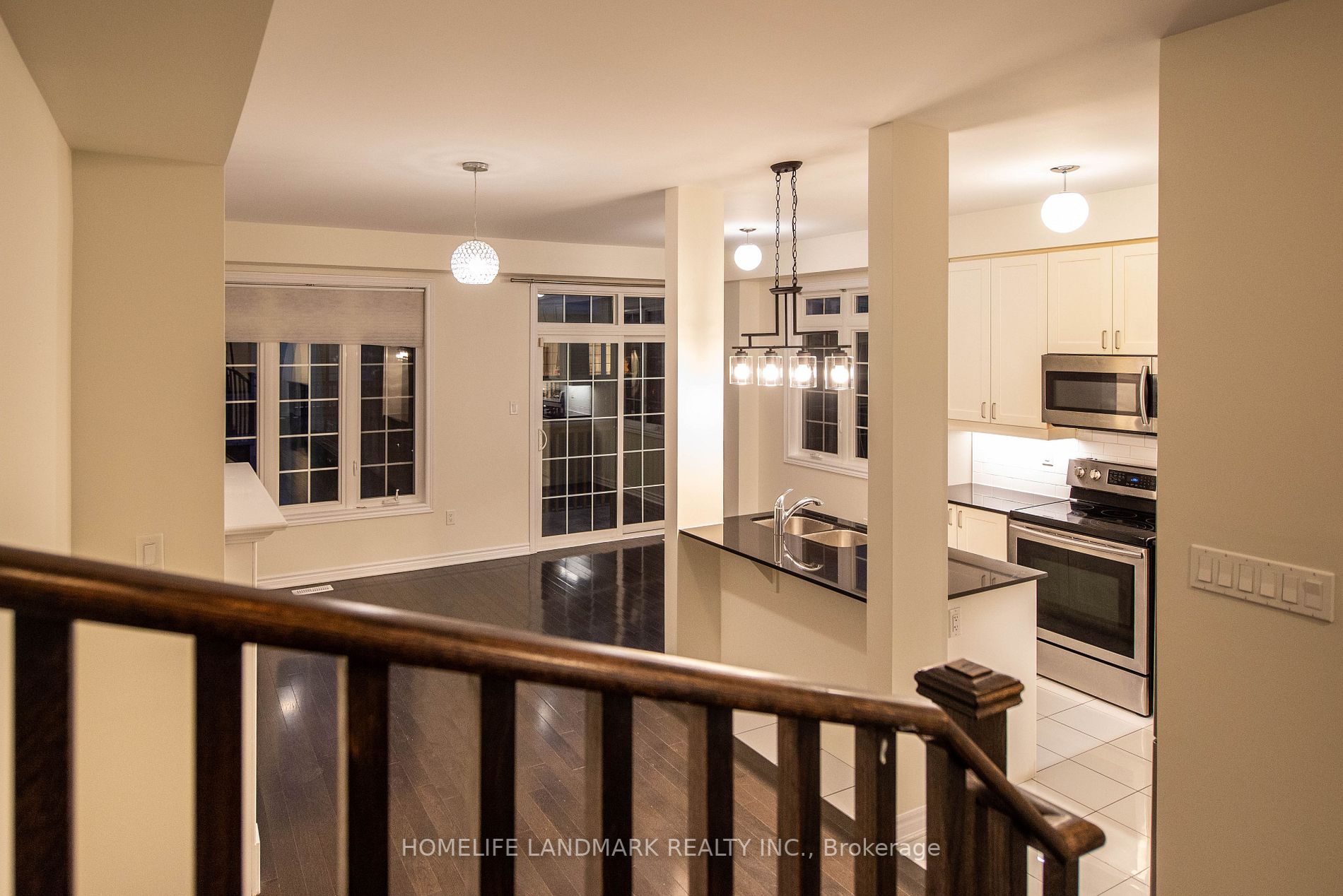 98 Farooq Blvd