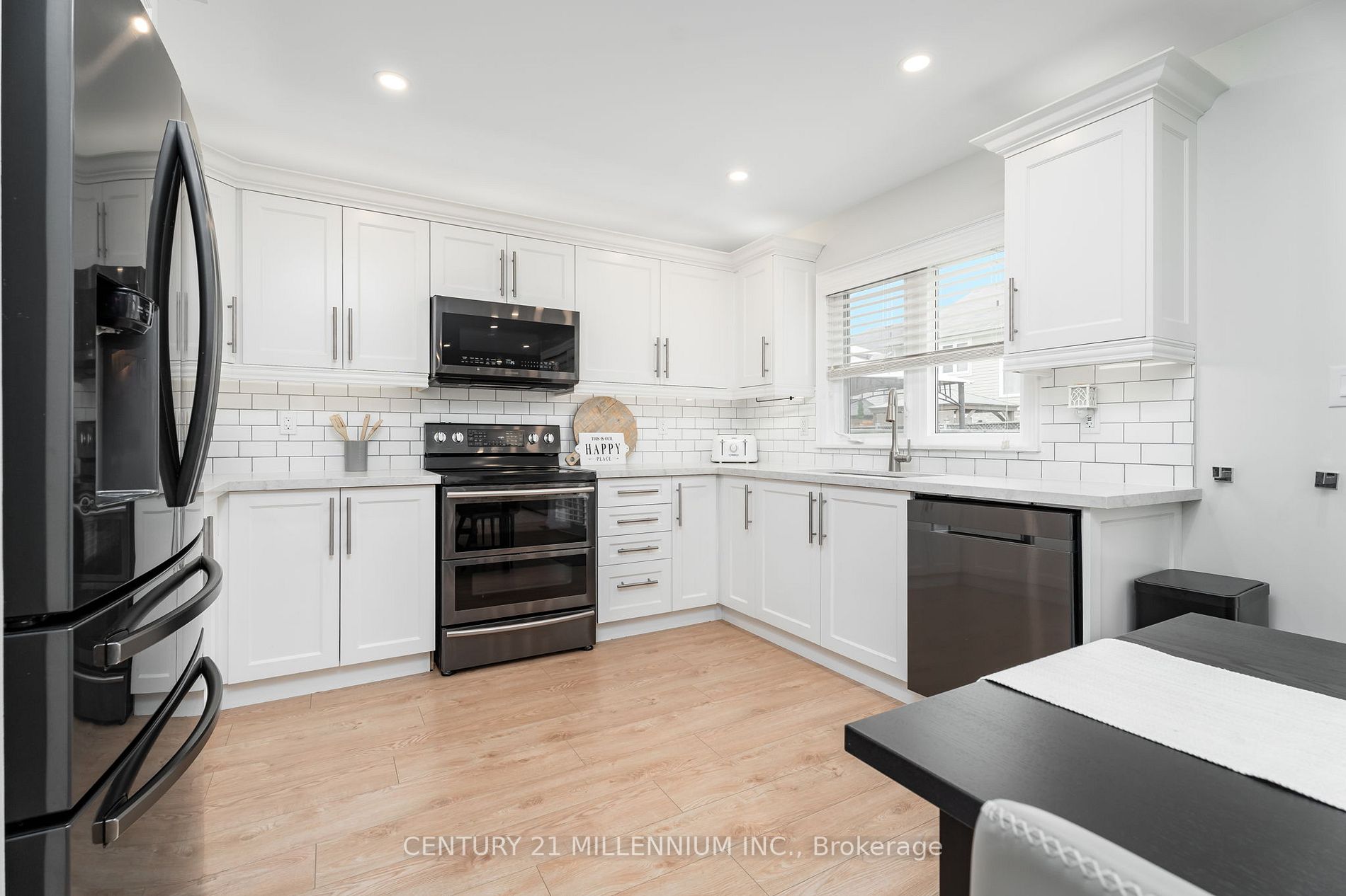 66 Kidd Cres