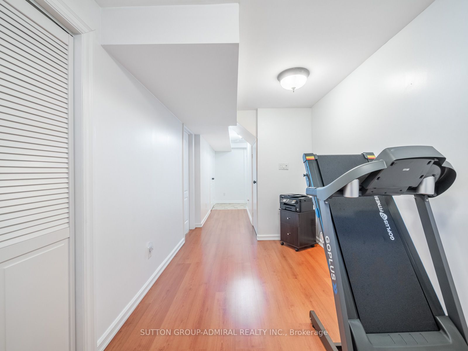 90 Lindenshire Ave