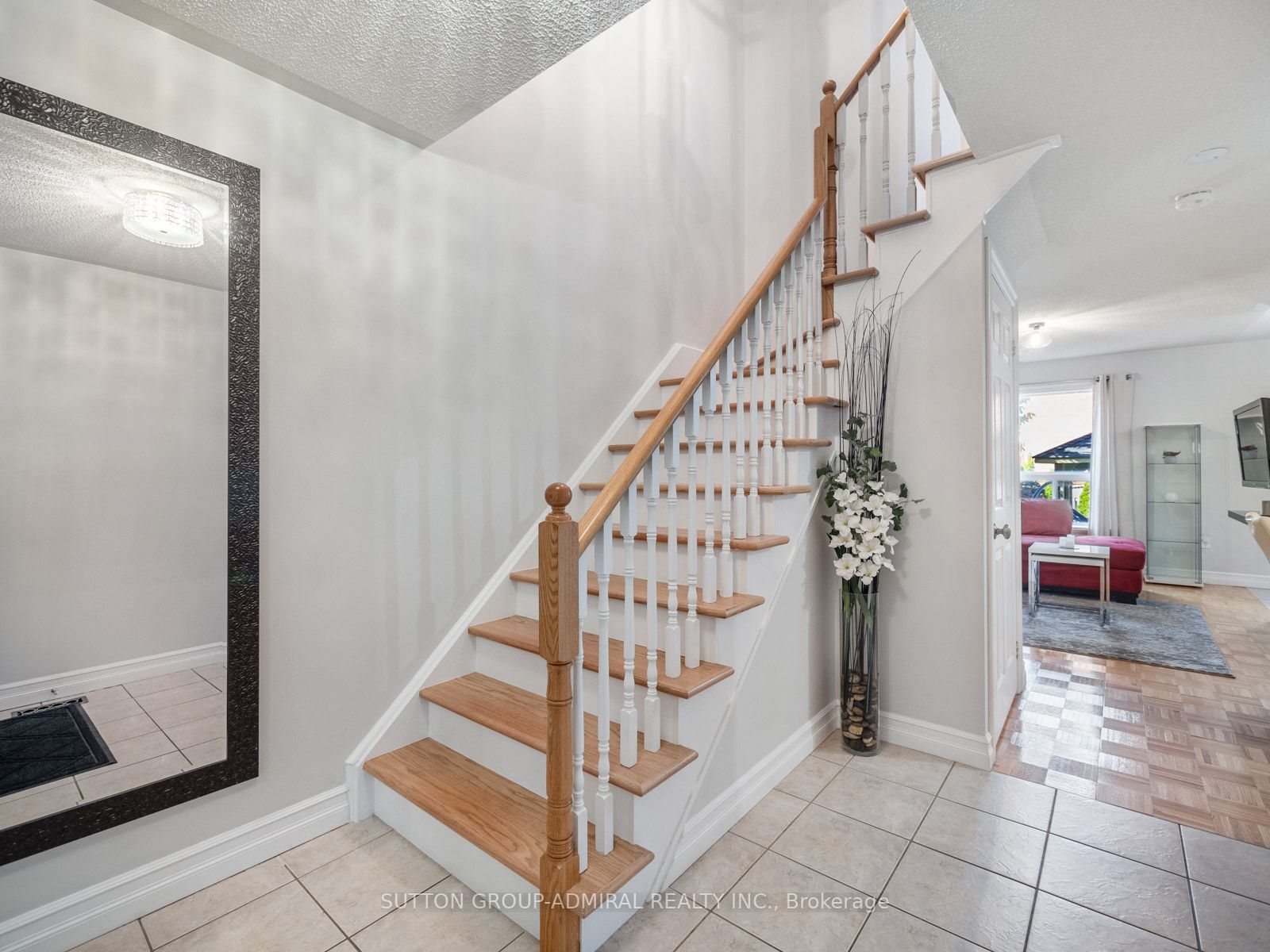 90 Lindenshire Ave