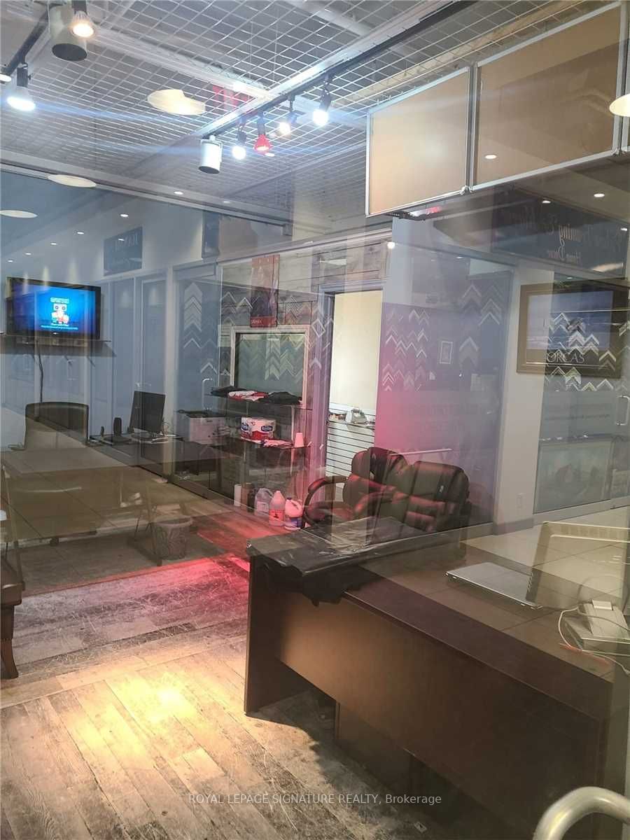 7181 Yonge St, #230