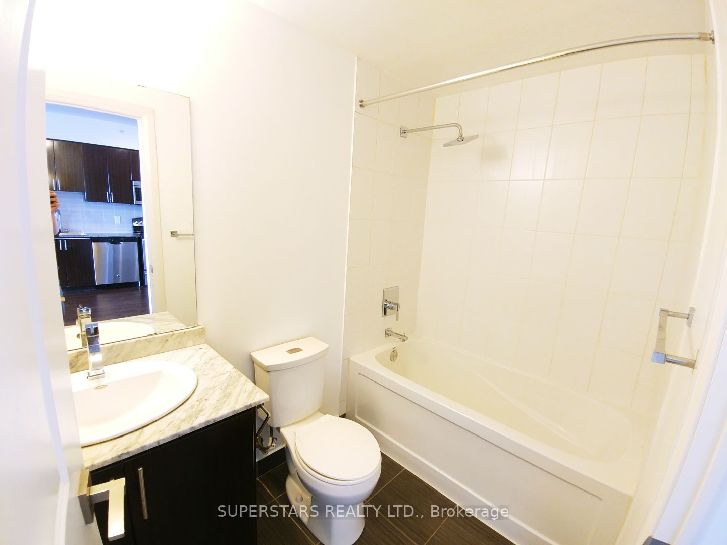 7161 Yonge St, #2133