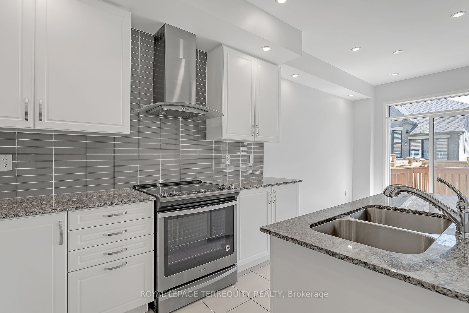 122 Maguire Rd