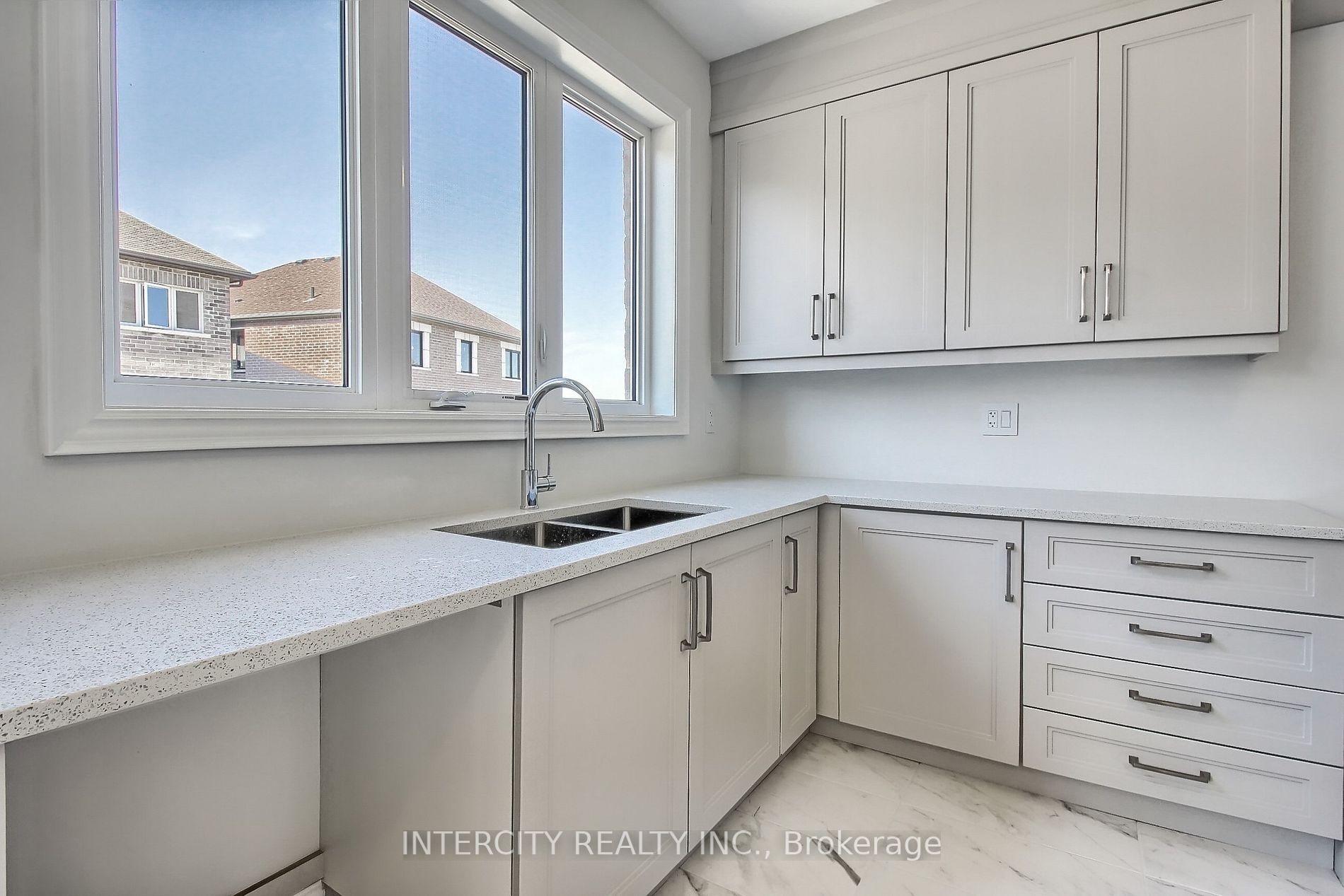 331 Seaview Hts