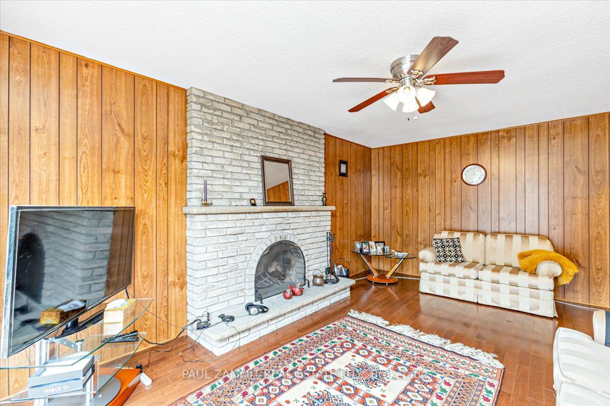 71 Willowbrook Rd