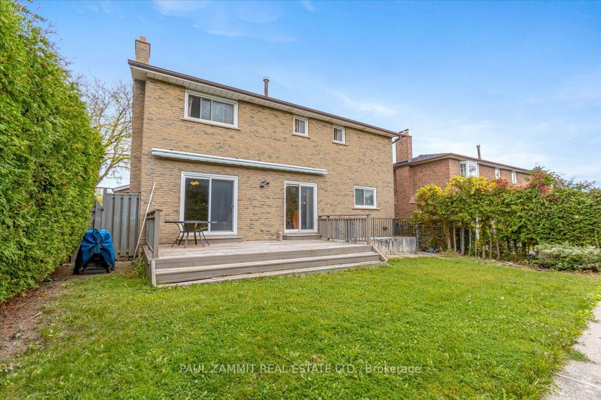 71 Willowbrook Rd