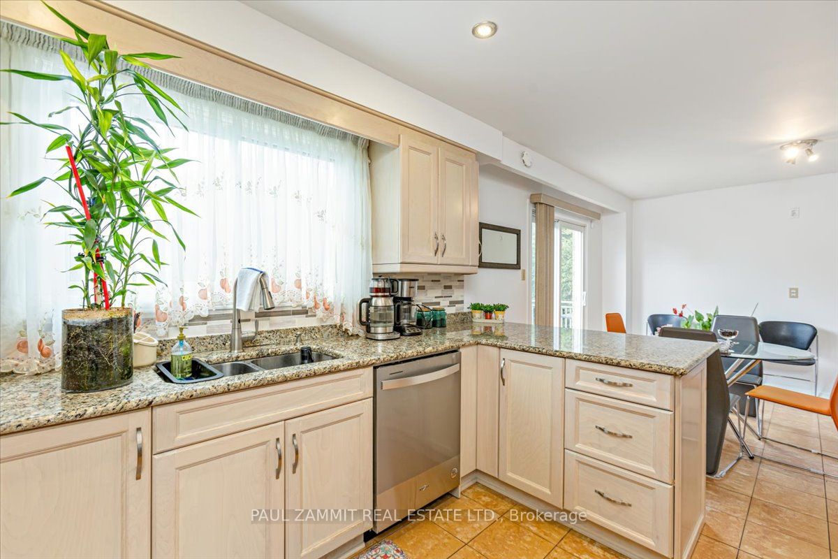 71 Willowbrook Rd