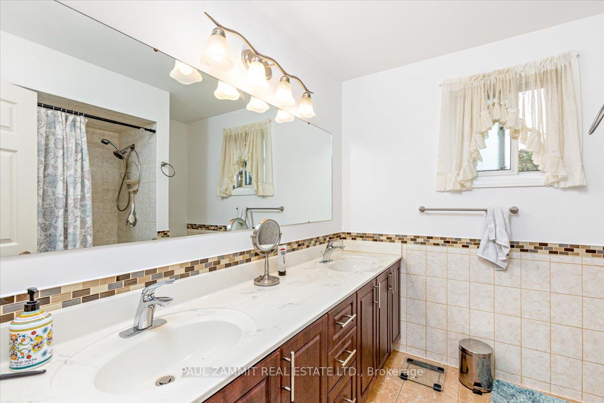 71 Willowbrook Rd