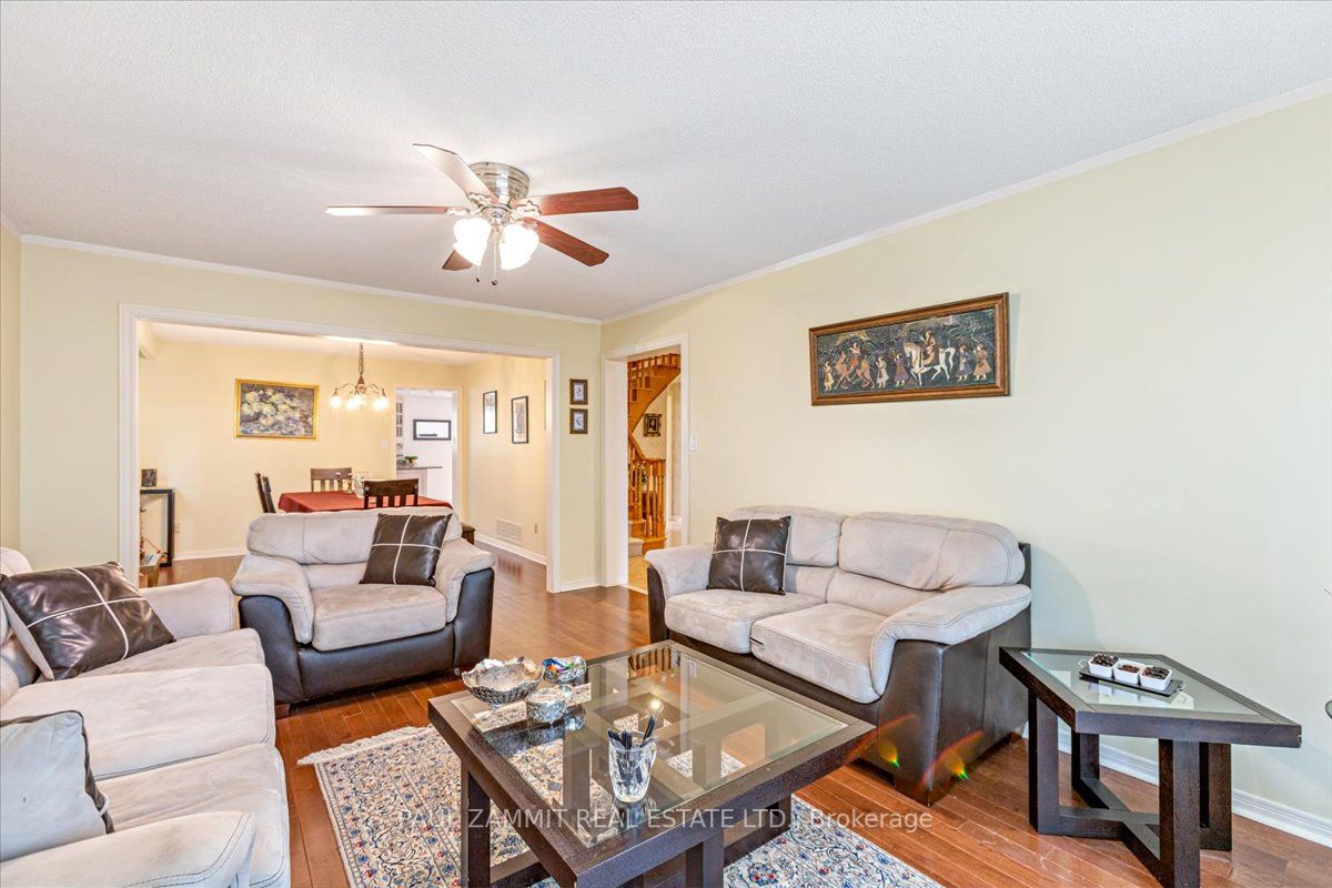 71 Willowbrook Rd
