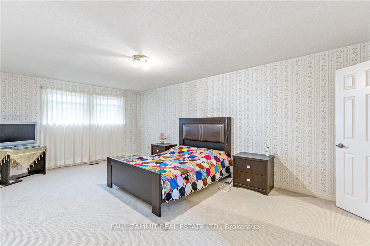 71 Willowbrook Rd