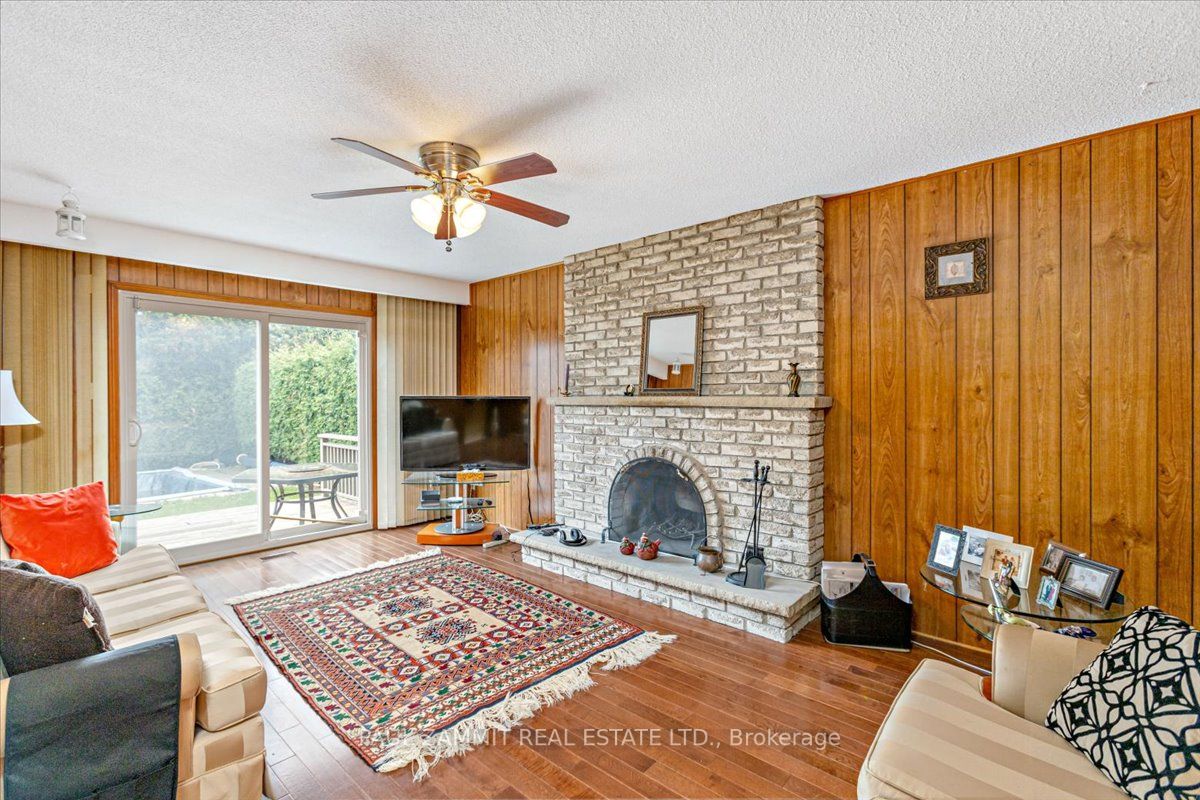 71 Willowbrook Rd