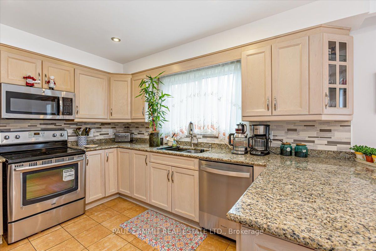 71 Willowbrook Rd