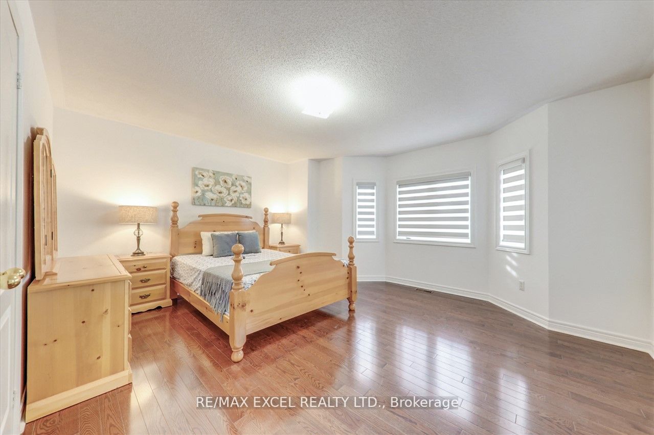 563 Highglen Ave