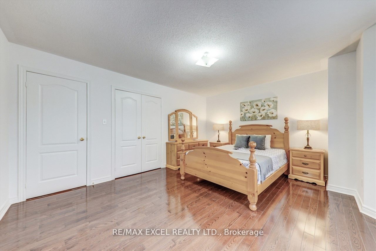 563 Highglen Ave