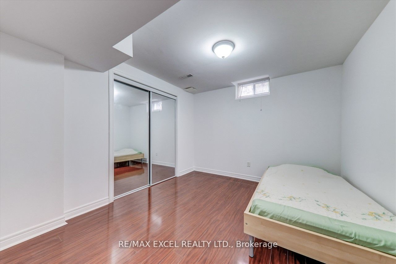 563 Highglen Ave