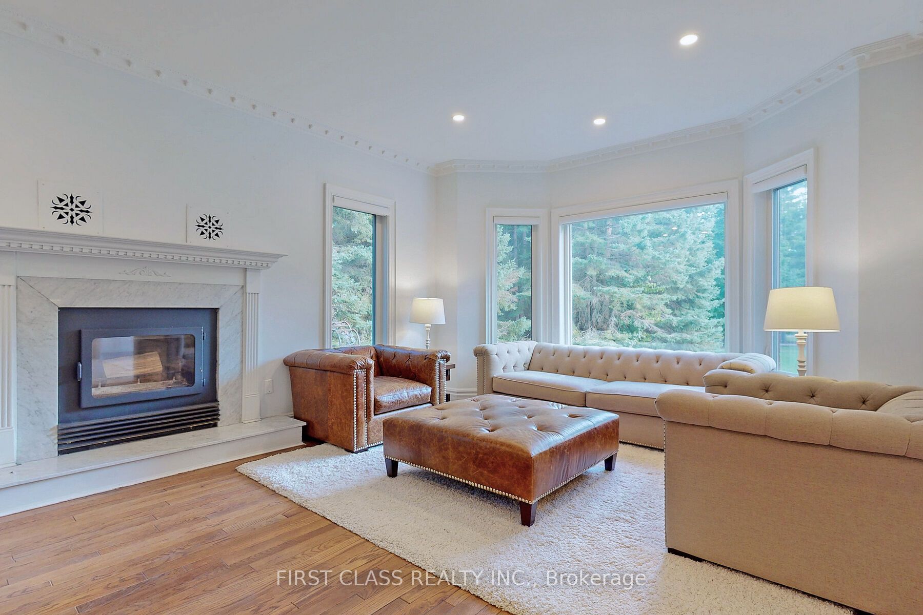 452 Feasby Rd