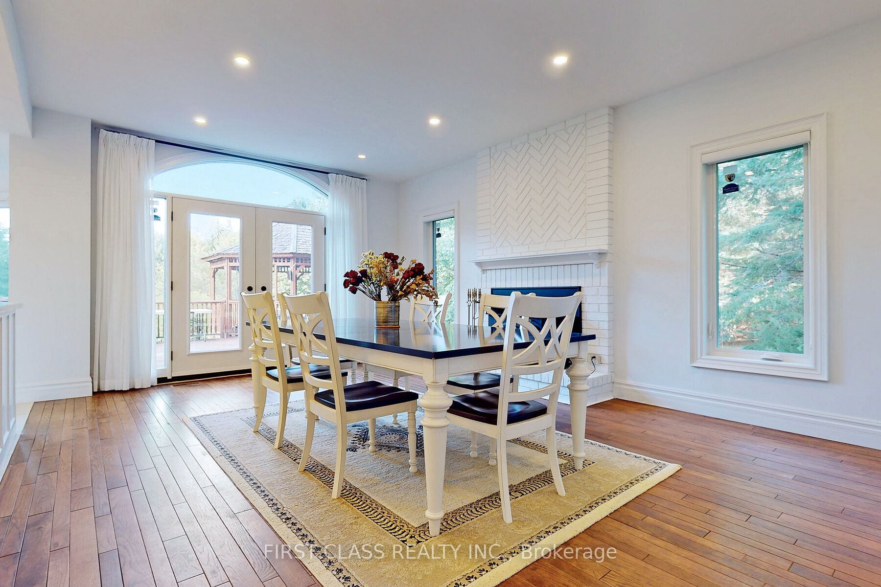 452 Feasby Rd