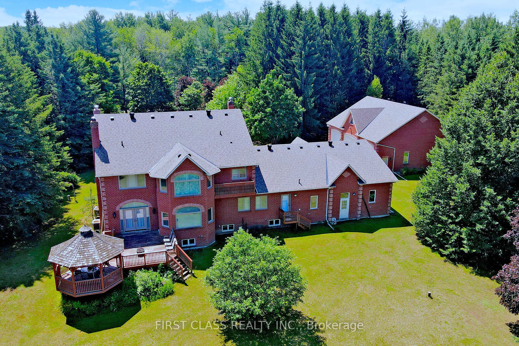 452 Feasby Rd