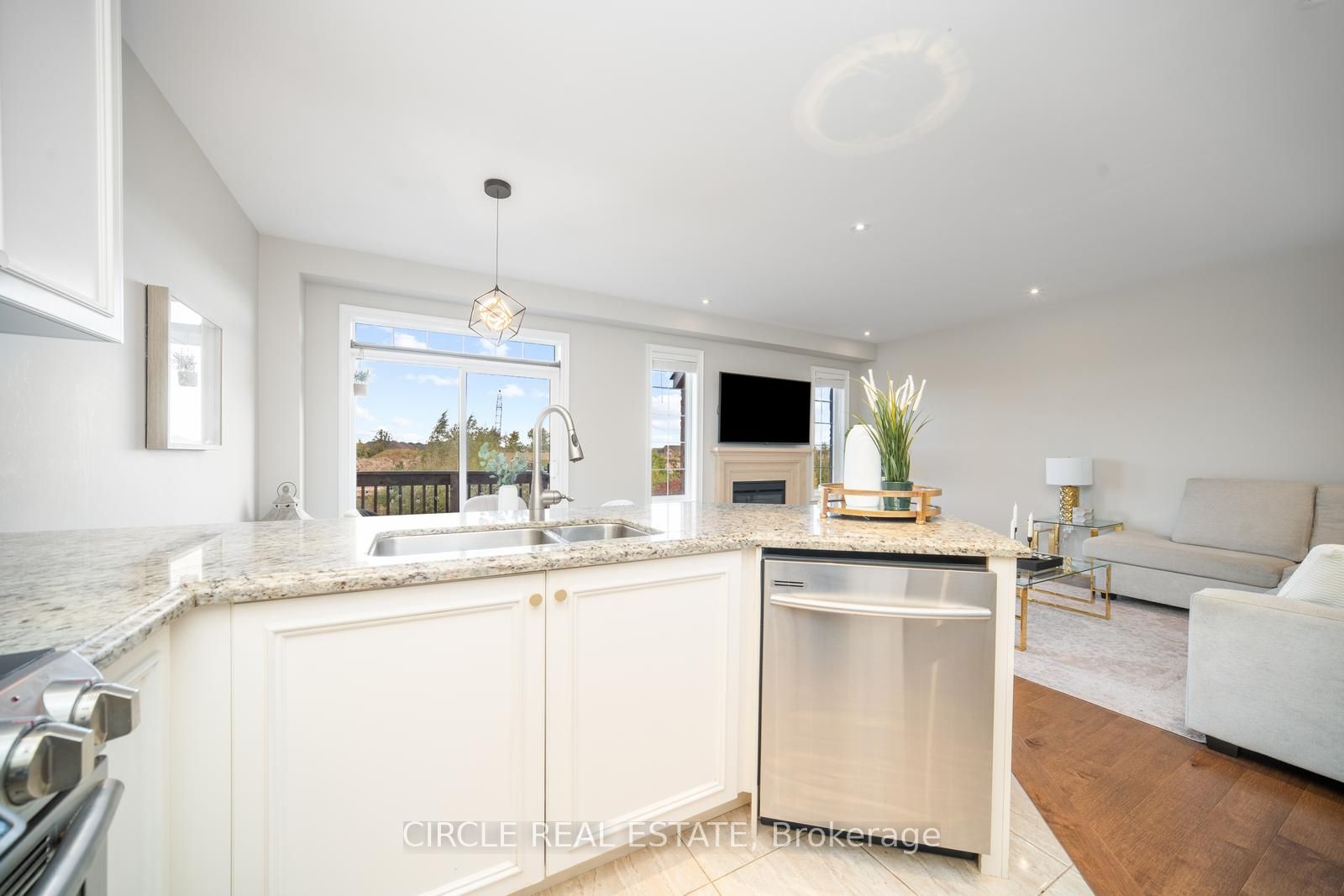 65 Hopewell St