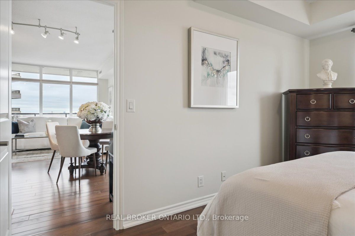 9235 Jane St, #1506