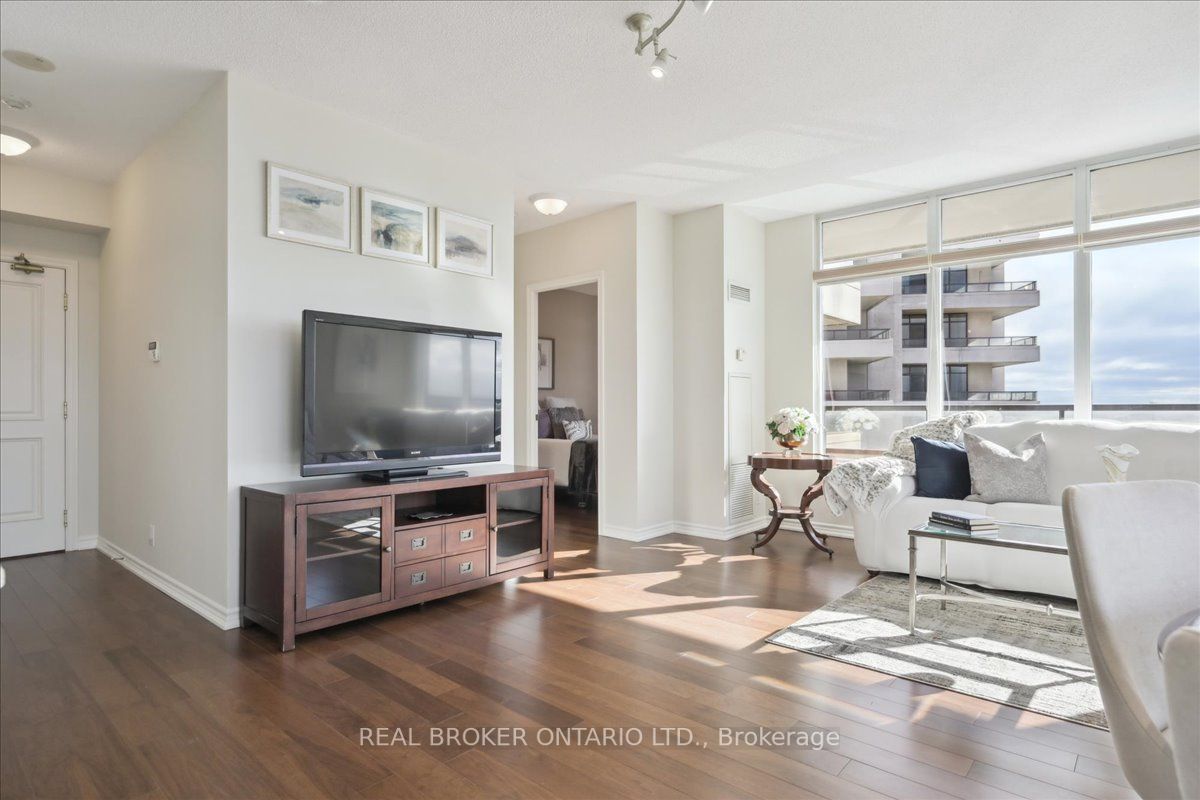 9235 Jane St, #1506