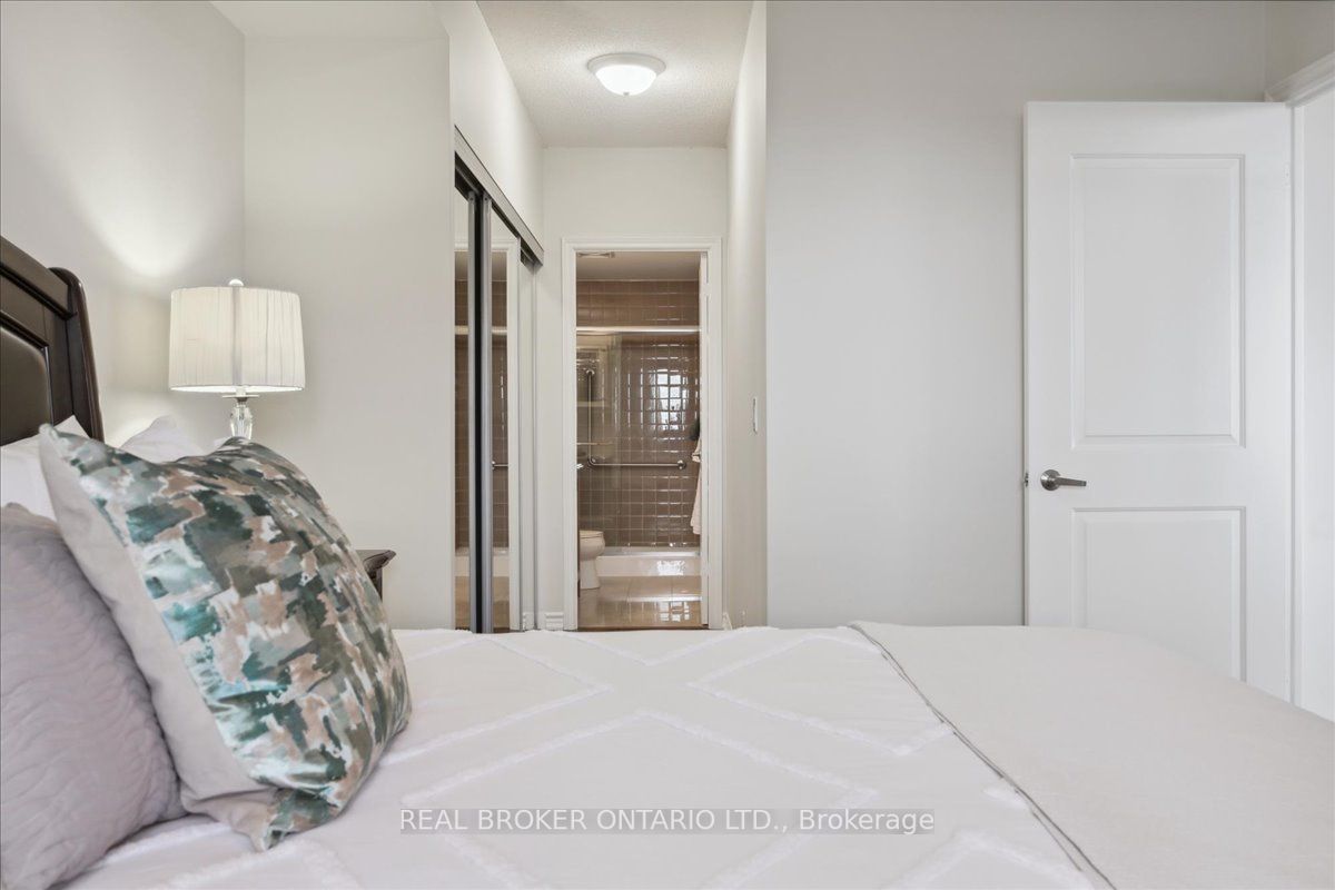 9235 Jane St, #1506