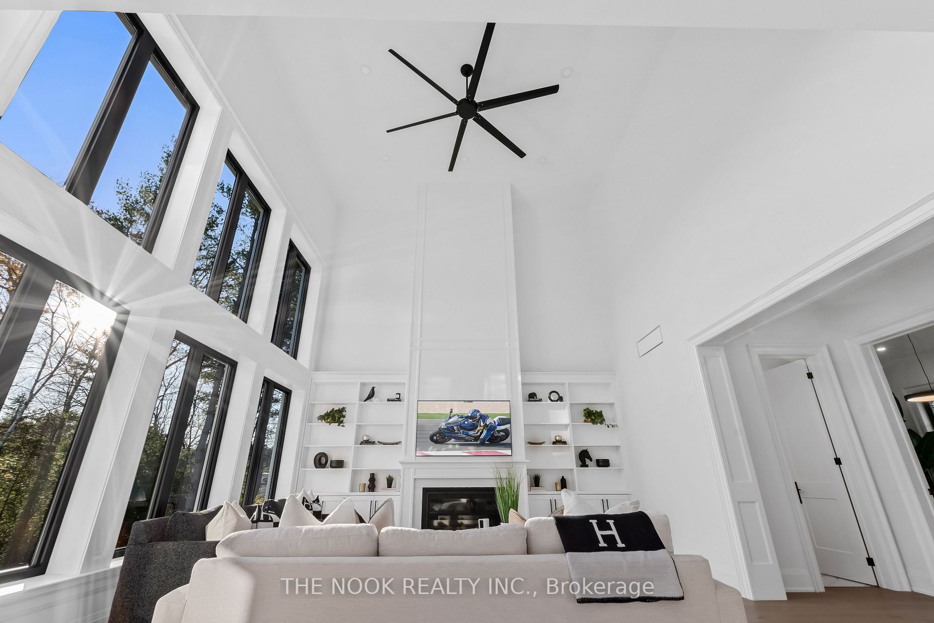 380 Reach St