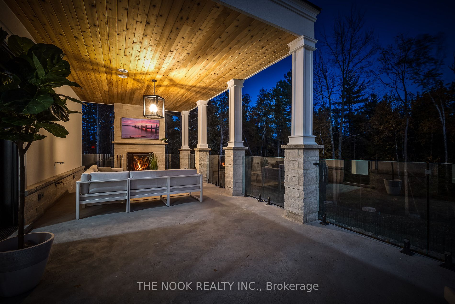 380 Reach St