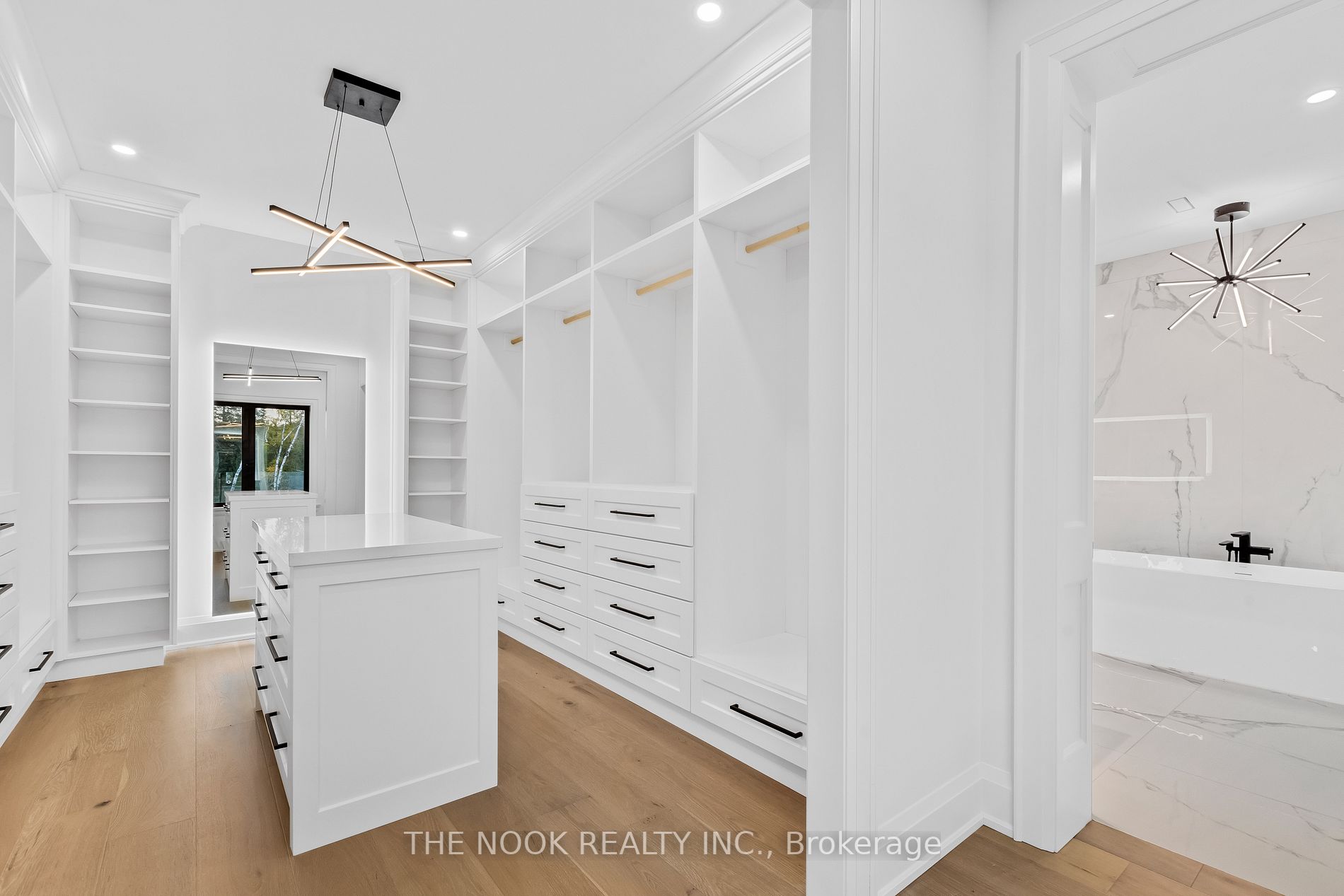 380 Reach St