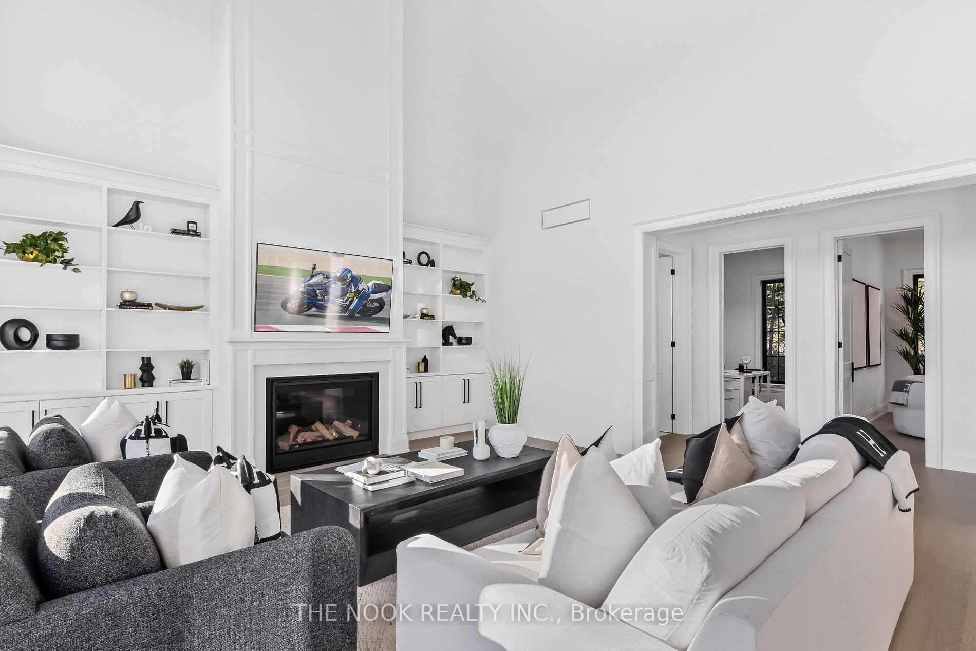 380 Reach St