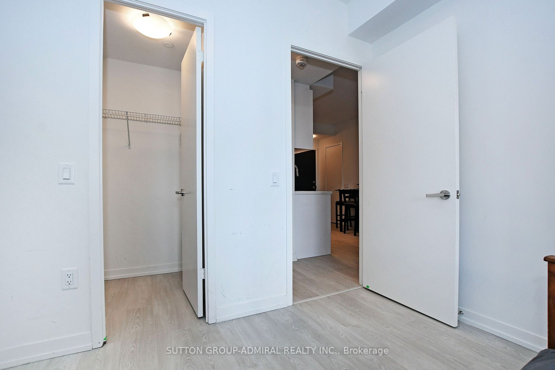 8868 Yonge St, #505E
