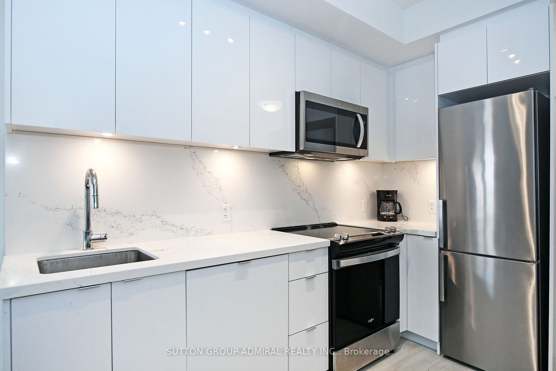 8868 Yonge St, #505E