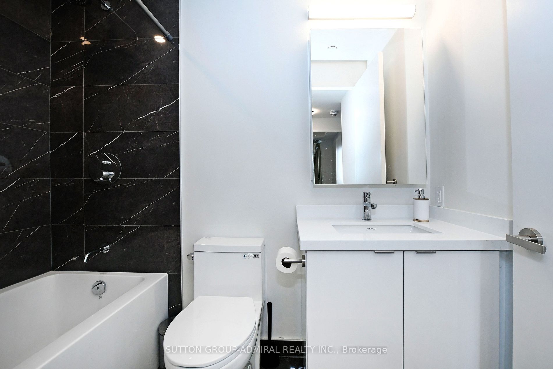 8868 Yonge St, #505E
