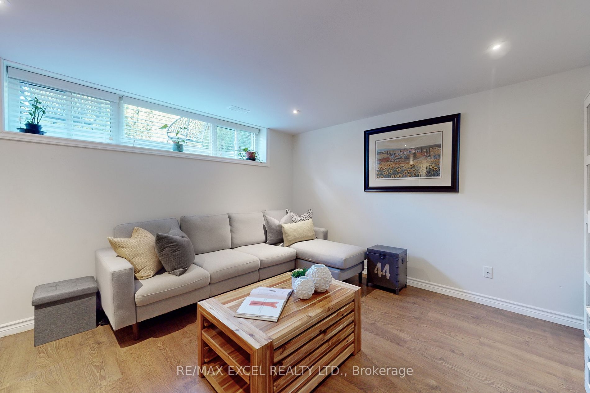 44 Burkholder St