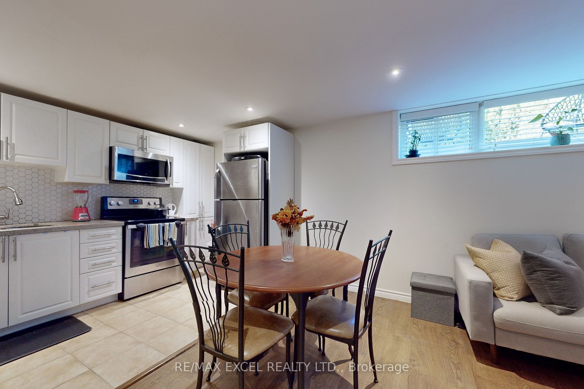 44 Burkholder St