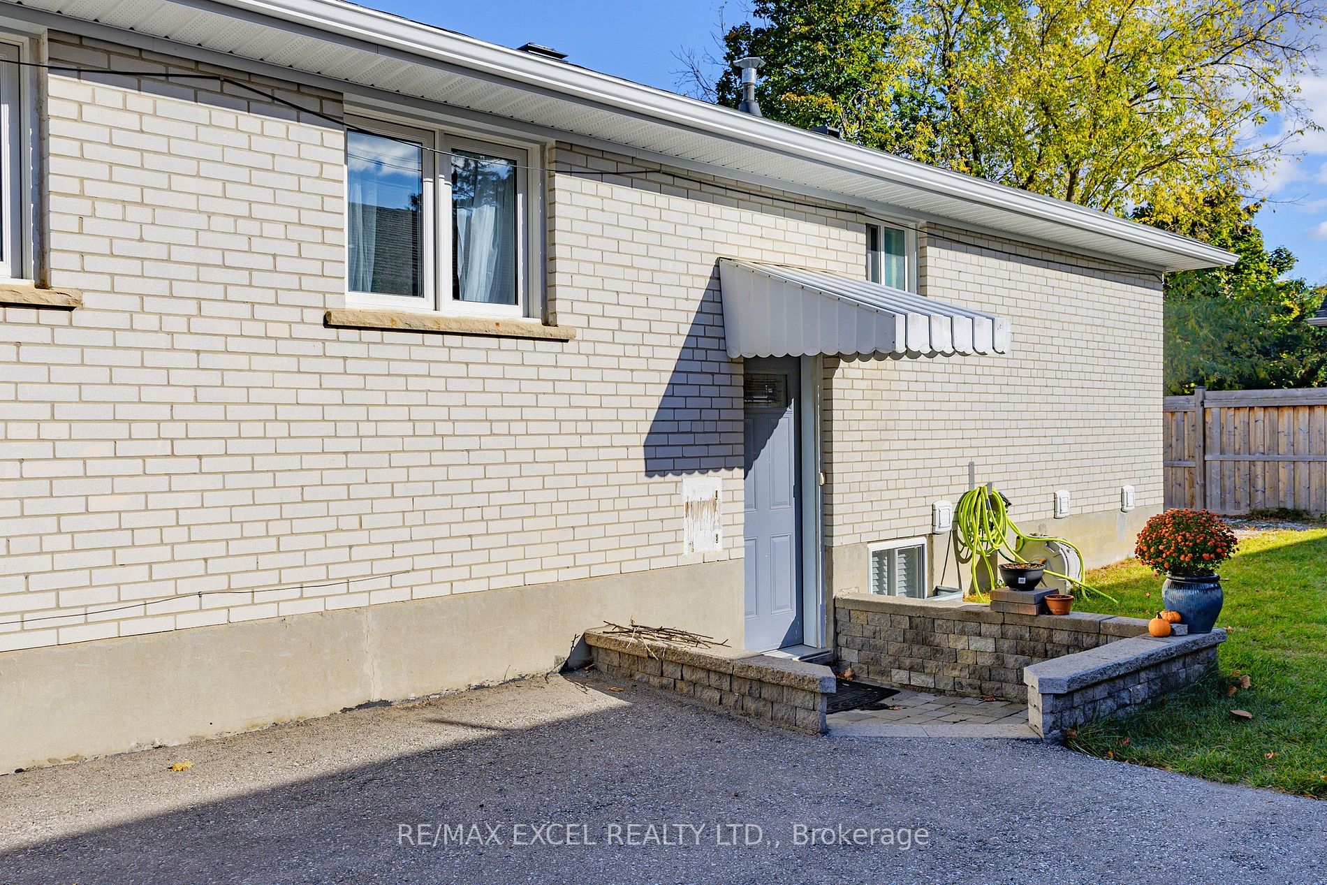 44 Burkholder St