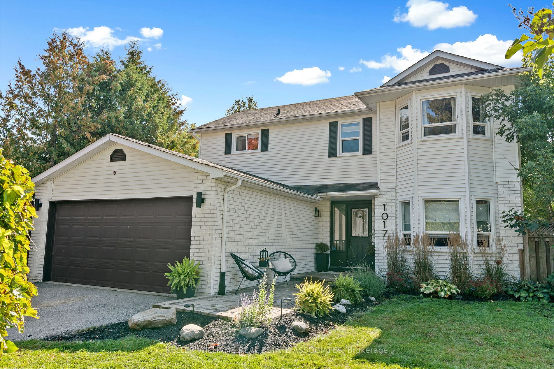 1017 Vance Cres