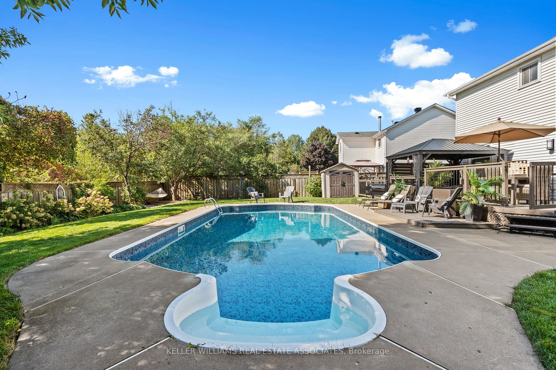1017 Vance Cres