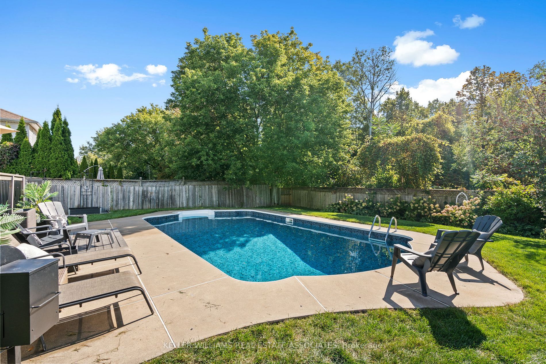 1017 Vance Cres